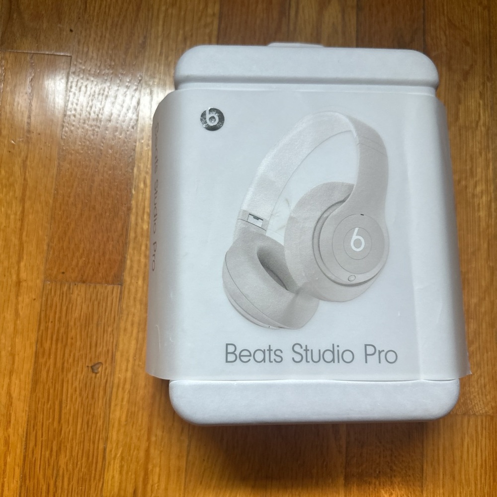 Beats Studio Pro Wireless Headphones - Sandstone